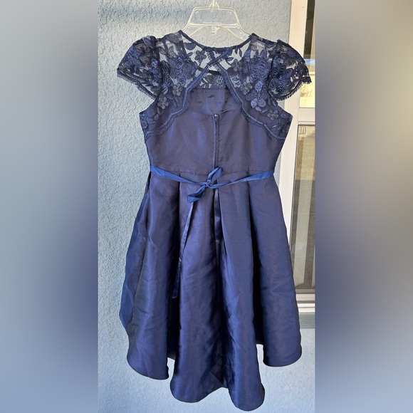 Girl’s Rare Editions Formal Lace Shoulder Rhinestone Waist Dress Size 14 - Picture 2 of 6